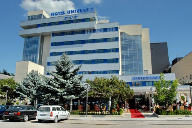 hotel-univers-t
