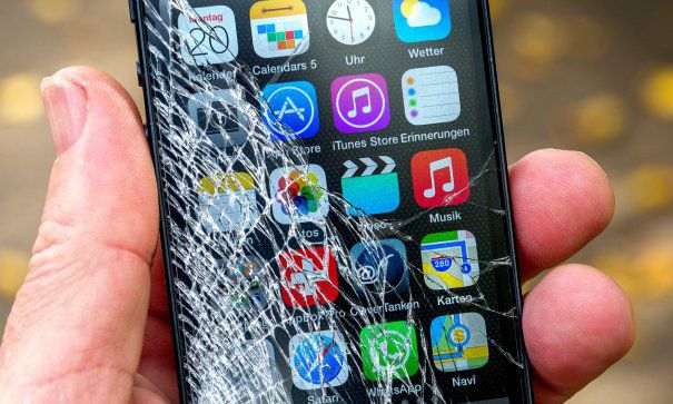 Unde se poate repara un iPhone?