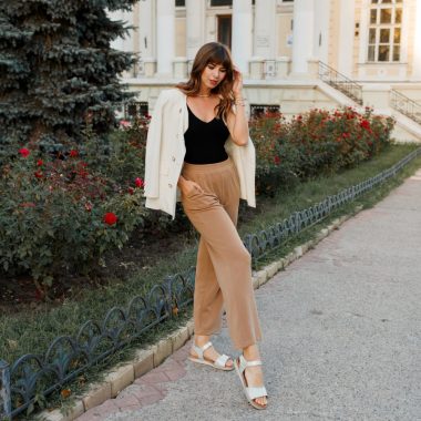 Pantaloni de dama eleganti pentru orice ocazie