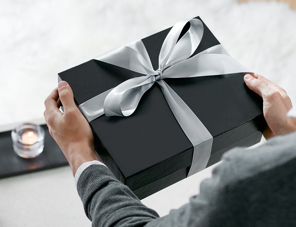 Cadourile clasice pentru barbati te scot din incurcatura – Gift Express vine cu idei!