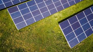 Bazele Energiei Solare: Cele Mai Importante 5 Informații pe Care Trebuie Să Le Cunoști înainte de a Cumpăra Panouri Fotovoltaice
