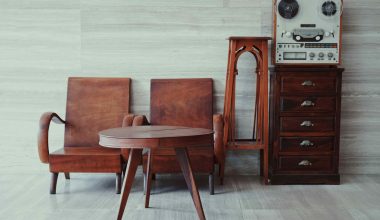 Cum să recondiționezi corect piesele de mobilier uzate din casa ta