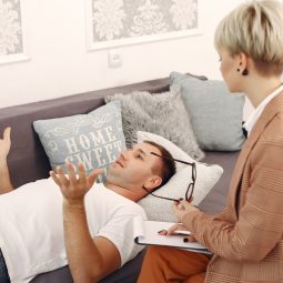 Când și de ce să apelezi la psiholog?