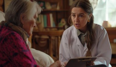 Cum influențează vârsta și istoricul medical frecvența screening-ului?