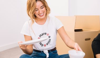 Cum pot face un tricou personalizat să fie un cadou inspirat?