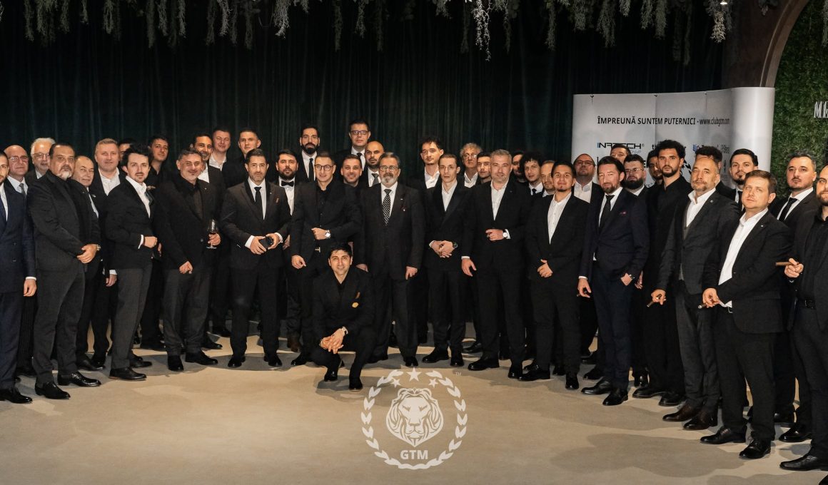 De ce cluburile private continuă să existe într-o lume care comunică digital?